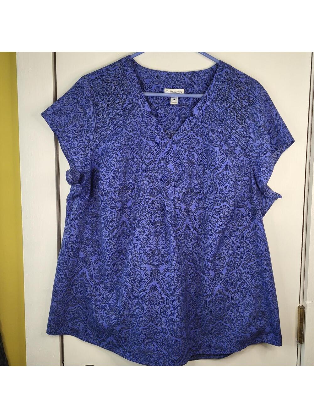 Croft & Barrow blue paisley blouse short cap sleeves and a v-neckline women's 1X